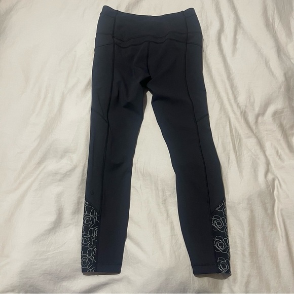 Lululemon Limited Edition Lucent Ice Queen Tight Size 6 - Picture 8 of 12